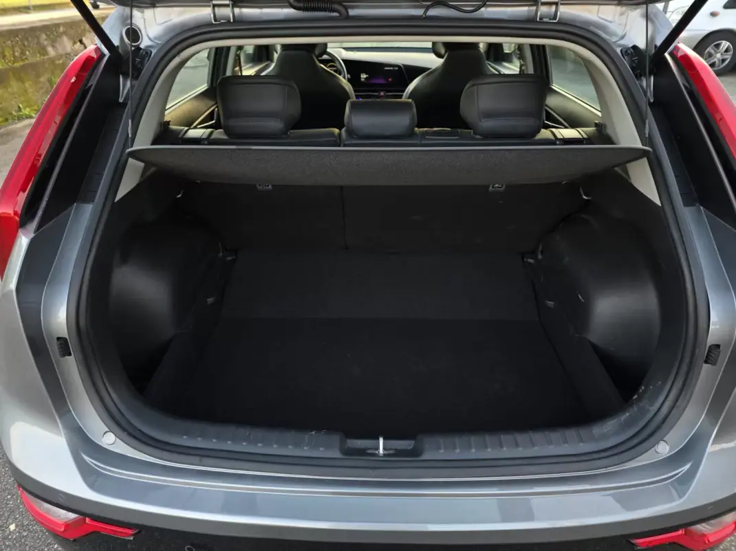 Kia Niro EV 2022 - 23990 EUR, 89000 km - AUTO.MOTO.pt - 89000km - foto 8 de 46