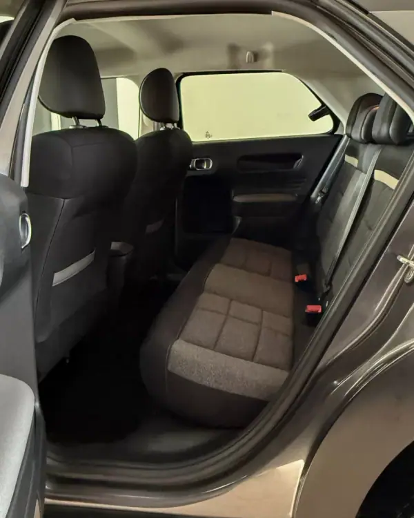 Citroën C4 Cactus 2018 - 10500 EUR, 176060 km - AUTO.MOTO.pt - 176060km - foto 5 de 15