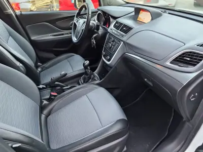 Opel Mokka 2016 - 12500 EUR, 135000 km - AUTO.MOTO.pt - 135000km - foto 8 de 18
