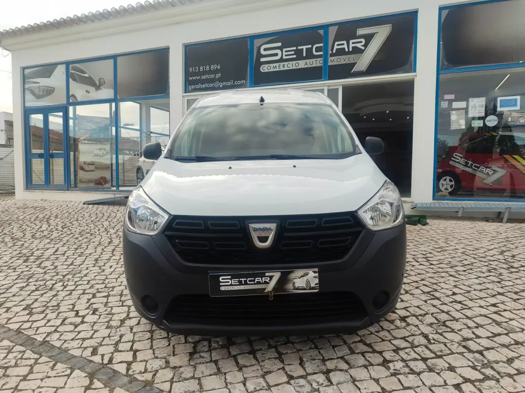 Dacia Dokker 2020 - 10900 EUR, 61000 km - AUTO.MOTO.pt - 61000km - foto 1 de 20