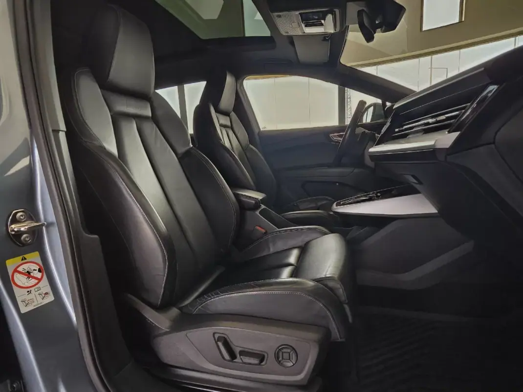 Audi Q4 e-tron 2021 - 26990 EUR, 104822 km - AUTO.MOTO.pt - 104822km - foto 24 de 33