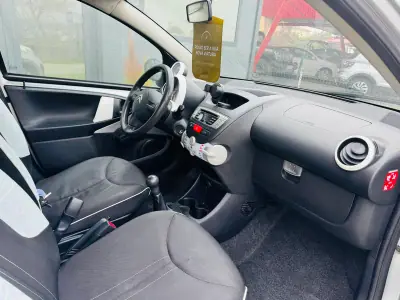 Citroën C1 2012 - 6900 EUR, 90000 km - AUTO.MOTO.pt - 90000km - foto 4 de 17