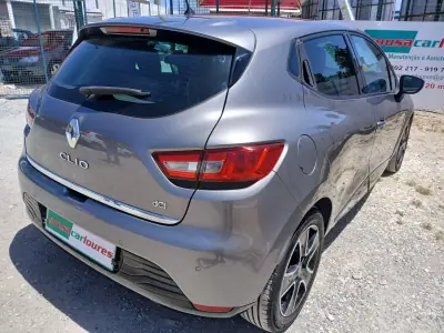 Renault Clio 2014 - 8950 EUR, 137482 km - AUTO.MOTO.pt - 137482km - foto 7 de 26