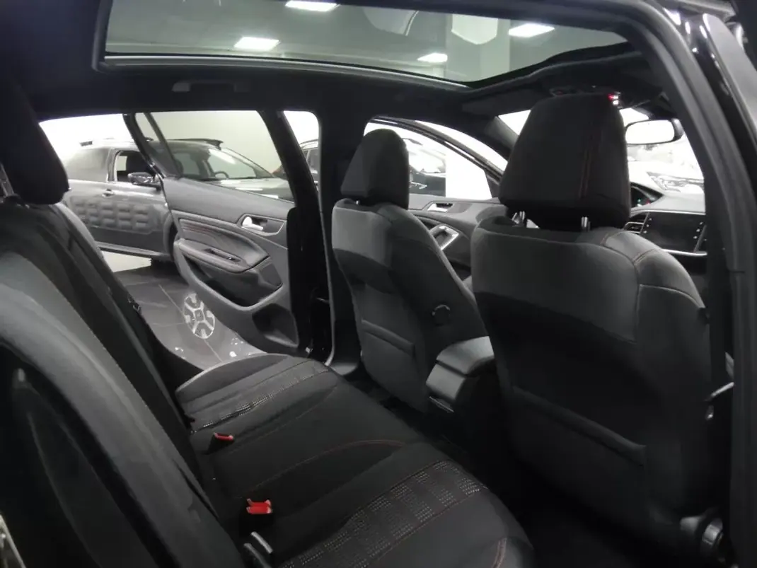 Peugeot 308 2019 - 14500 EUR, 82000 km - AUTO.MOTO.pt - 82000km - foto 18 de 26