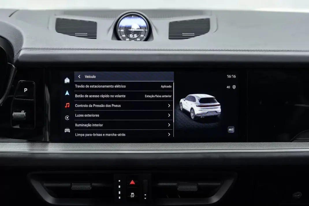 Porsche Cayenne 2024 - 97950 EUR, 32000 km - AUTO.MOTO.pt - 32000km - foto 48 de 55