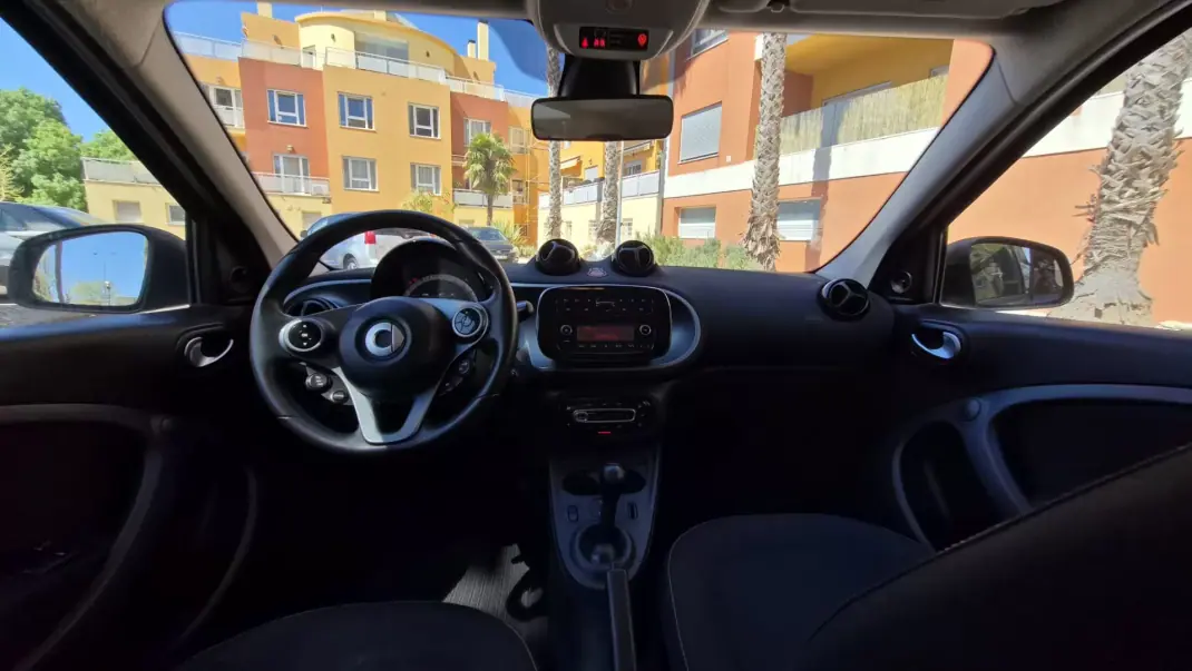 Smart ForFour 2016 - 10980 EUR, 90000 km - AUTO.MOTO.pt - 90000km - foto 2 de 11