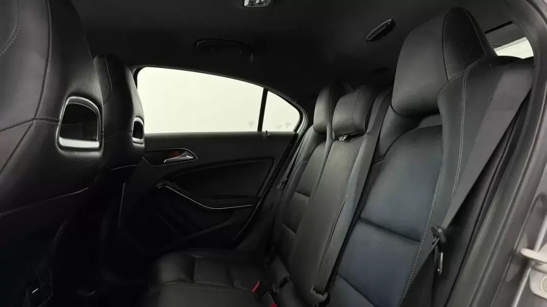 Mercedes-Benz A 180 2013 - 12990 EUR, 237399 km - AUTO.MOTO.pt - 237399km - foto 12 de 28