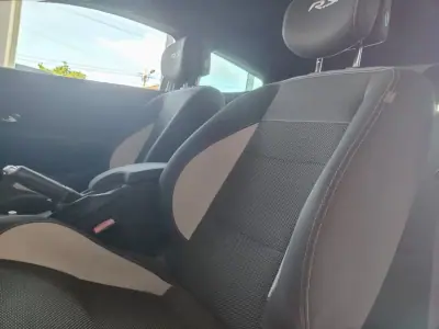 Renault Mégane Coupe 2010 - 18950 EUR, 157000 km - AUTO.MOTO.pt - 157000km - foto 26 de 39