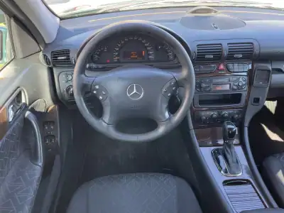 Mercedes-Benz C 220 2001 - 7490 EUR, 355200 km - AUTO.MOTO.pt - 355200km - foto 9 de 18