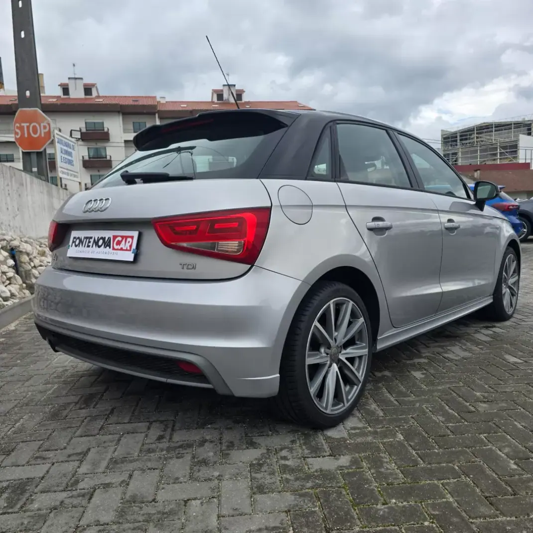Audi A1 Sportback 2014 - 13750 EUR, 148778 km - AUTO.MOTO.pt - 148778km - foto 5 de 18