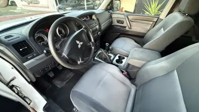Mitsubishi Pajero 2010 - 29990 EUR, 215000 km - AUTO.MOTO.pt - 215000km - foto 25 de 38