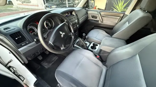 Mitsubishi Pajero 2010 - 29990 EUR, 215000 km - AUTO.MOTO.pt - 215000km - foto 25 de 38