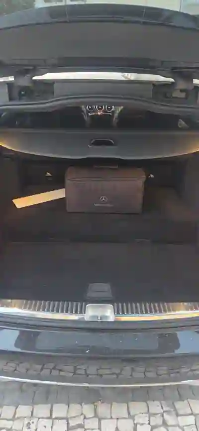 Mercedes-Benz C 300 2020 - 23400 EUR, 186000 km - AUTO.MOTO.pt - 186000km - foto 4 de 14