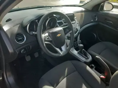 Chevrolet Cruze 2012 - 7900 EUR, 221800 km - AUTO.MOTO.pt - 221800km - foto 18 de 37