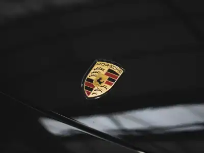 Porsche Cayenne Coupé 2023 - 104990 EUR, 18500 km - AUTO.MOTO.pt - 18500km - foto 10 de 26