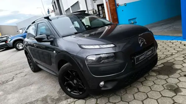 Citroën C4 Cactus 2015 - 10500 EUR, 161000 km - AUTO.MOTO.pt - 161000km - foto 15 de 17