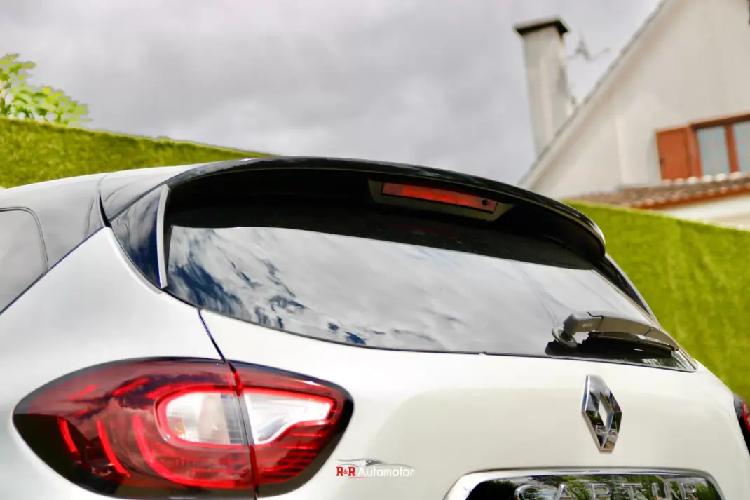 Renault Captur 2019 - 14800 EUR, 98000 km - AUTO.MOTO.pt - 98000km - foto 9 de 27