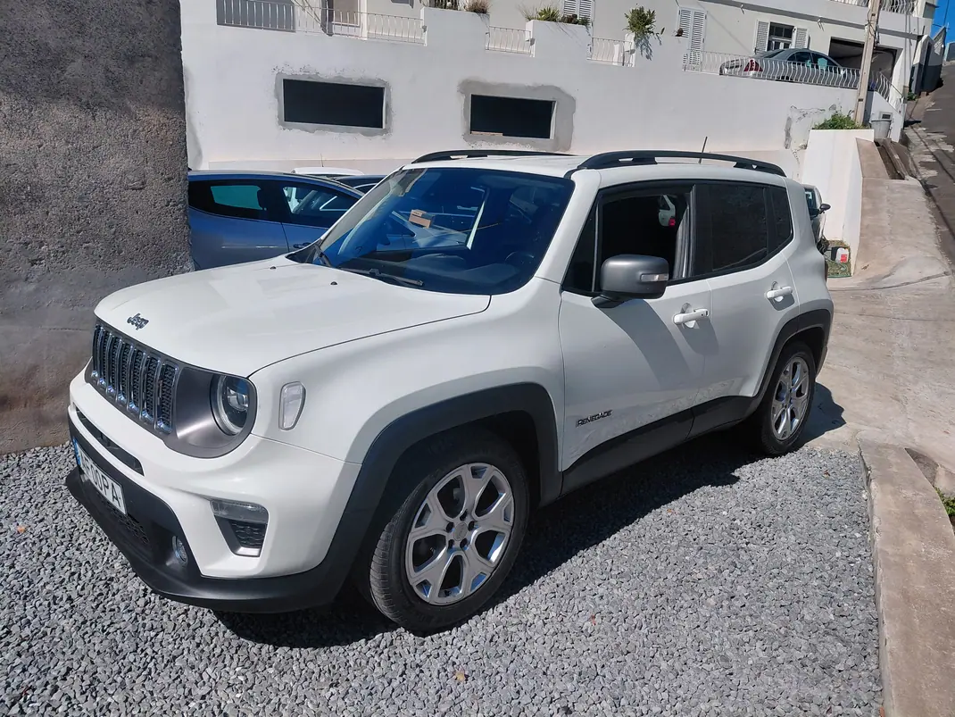 Jeep Renegade 2021 - 19500 EUR, 142348 km - AUTO.MOTO.pt - 142348km - foto 3 de 11