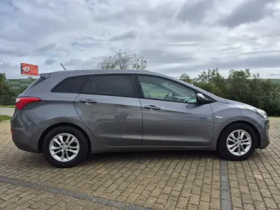 Hyundai i30 SW 2013 - 6890 EUR, 200850 km - AUTO.MOTO.pt - 200850km - foto 4 de 19