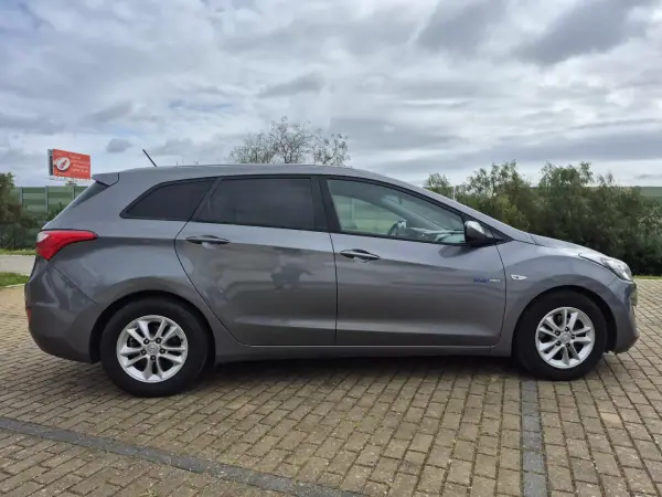 Hyundai i30 SW 2013 - 6890 EUR, 200850 km - AUTO.MOTO.pt - 200850km - foto 4 de 19