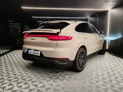 Porsche Cayenne Coupé 2021 - 74750 EUR, 125000 km - AUTO.MOTO.pt - 125000km - foto 9 de 32