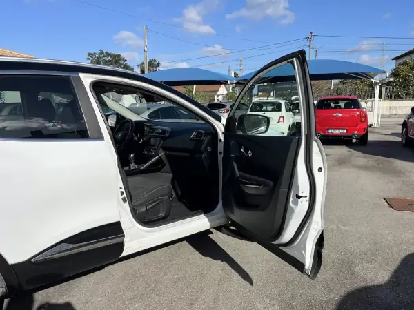 Renault Kadjar 2016 - 11950 EUR, 250000 km - AUTO.MOTO.pt - 250000km - foto 27 de 42