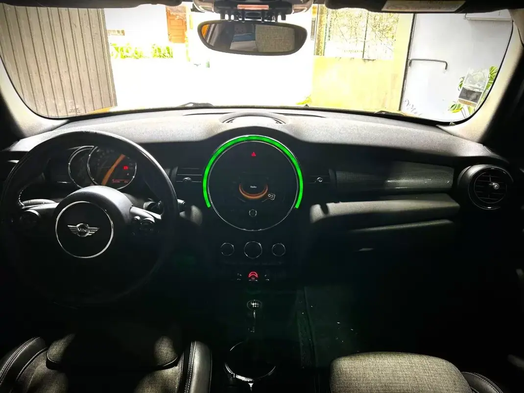 MINI 5 Portas 2016 - 13000 EUR, 203000 km - AUTO.MOTO.pt - 203000km - foto 8 de 27