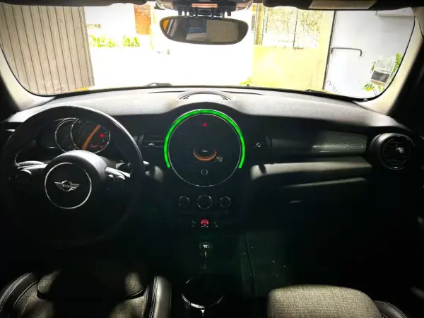 MINI 5 Portas 2016 - 12000 EUR, 203000 km - AUTO.MOTO.pt - 203000km - foto 8 de 27
