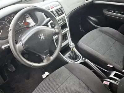 Peugeot 307 2006 - 4500 EUR, 309000 km - 309000km - foto 8 de 11