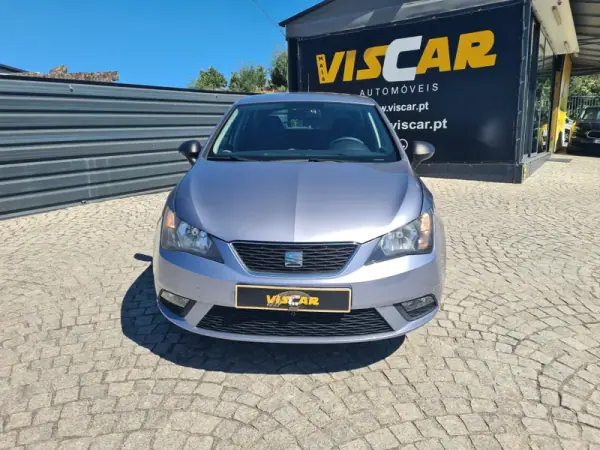 SEAT Ibiza 2017 - 10990 EUR, 93000 km - AUTO.MOTO.pt - 93000km - foto 2 de 17