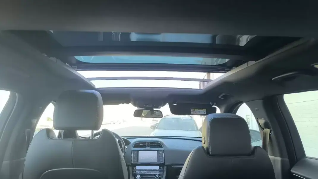 Jaguar F-Pace 2017 - 18900 EUR, 149000 km - 149000km - foto 9 de 23
