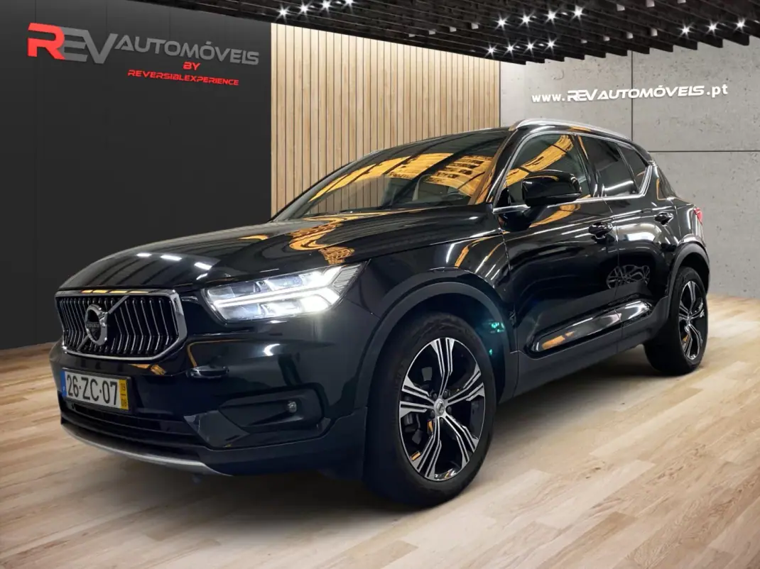 Volvo XC 40 2019 - 27950 EUR, 142000 km - AUTO.MOTO.pt - 142000km - foto 1 de 20