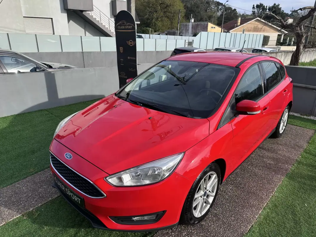 Ford Focus 2017 - 9900 EUR, 190000 km - AUTO.MOTO.pt - 190000km - foto 6 de 50