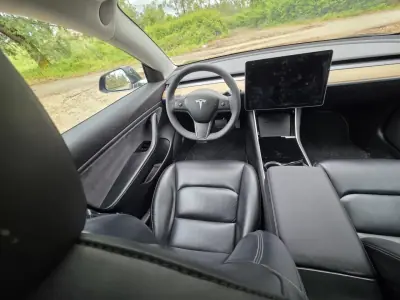 Tesla Model 3 2019 - 23900 EUR, 177000 km - AUTO.MOTO.pt - 177000km - foto 37 de 42