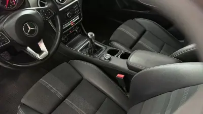 Mercedes-Benz CLA 180 2017 - 18990 EUR, 111452 km - AUTO.MOTO.pt - 111452km - foto 21 de 28
