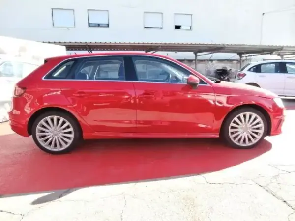 Audi A3 Sportback 2015 - 17500 EUR, 195633 km - AUTO.MOTO.pt - 195633km - foto 5 de 41