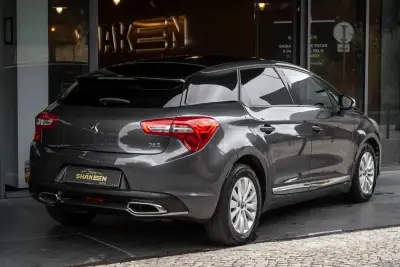 DS DS5 2015 - 8450 EUR, 237267 km - AUTO.MOTO.pt - 237267km - foto 4 de 41