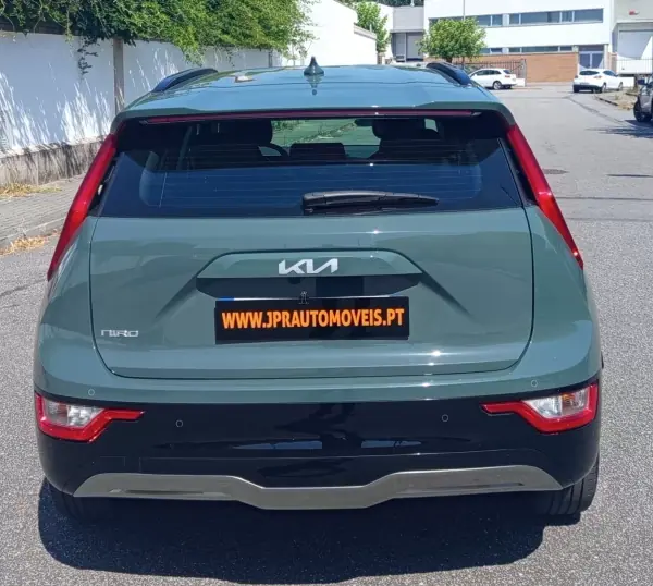 Kia e-Niro 2024 - 27990 EUR, 77660 km - AUTO.MOTO.pt - 77660km - foto 8 de 19