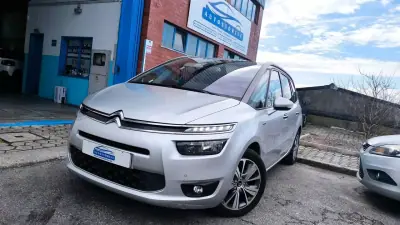 Citroën C4 Grand Picasso 2015 - 10900 EUR, 190000 km - AUTO.MOTO.pt - 190000km - foto 14 de 20