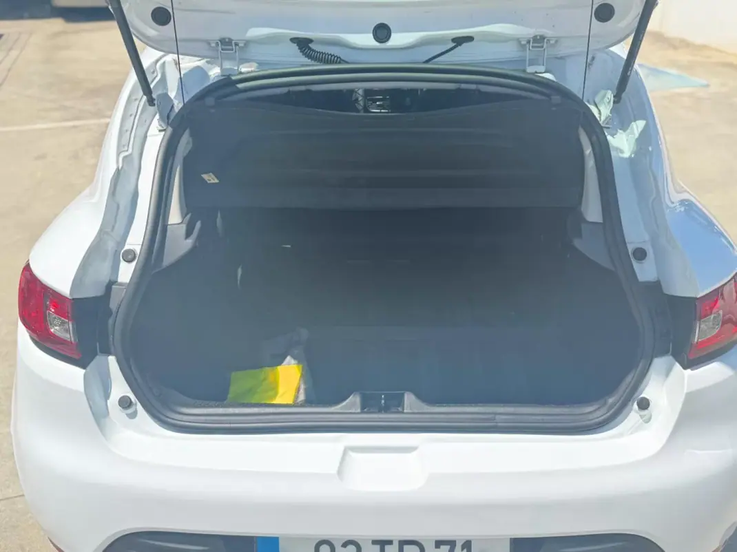 Renault CLIO 1.5DCI AC 2017 - 10455 EUR, 176000 km - AUTO.MOTO.pt - 176000km - foto 7 de 8