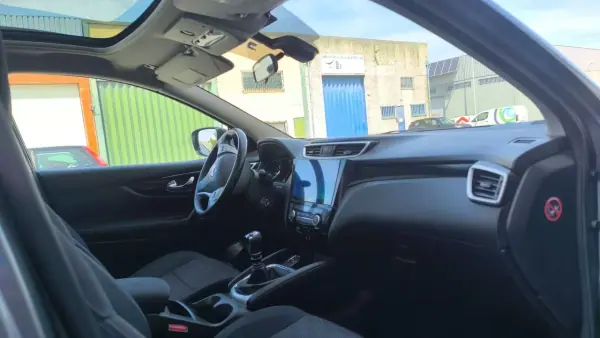 Nissan Qashqai 2015 - 12400 EUR, 173000 km - AUTO.MOTO.pt - 173000km - foto 18 de 22
