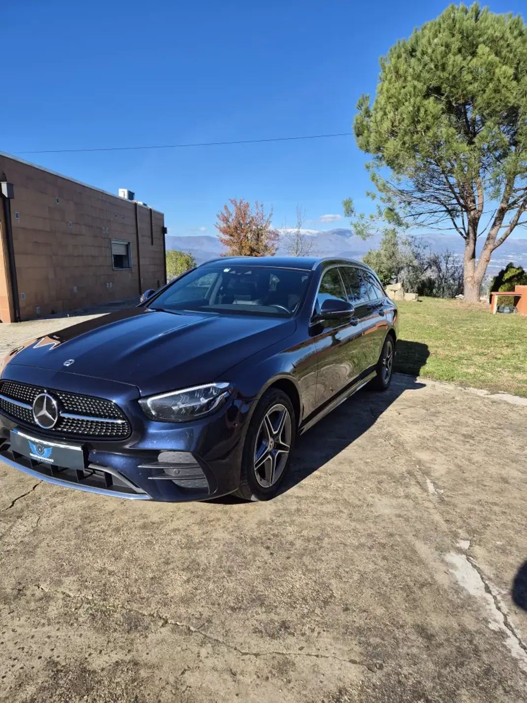Mercedes-Benz E 300 2022 - 40000 EUR, 157000 km - AUTO.MOTO.pt - 157000km - foto 1 de 41