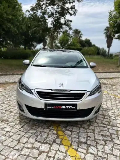 Peugeot 308 2015 - 11900 EUR, 210000 km - AUTO.MOTO.pt - 210000km - foto 2 de 36
