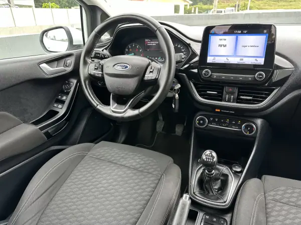 Ford Fiesta 2022 - 12900 EUR, 120000 km - AUTO.MOTO.pt - 120000km - foto 26 de 57
