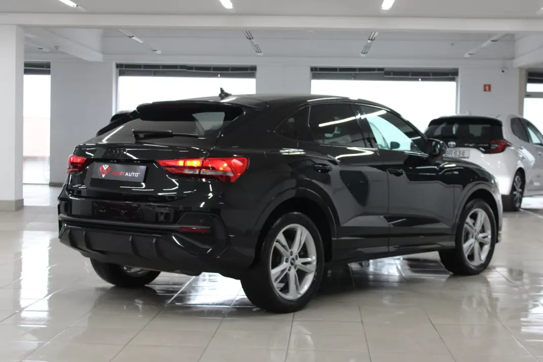 Audi Q3 Sportback 2021 - 35900 EUR, 89638 km - AUTO.MOTO.pt - 89638km - foto 4 de 18