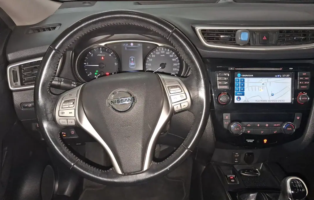 Nissan X-Trail 2016 - 15000 EUR, 150000 km - AUTO.MOTO.pt - 150000km - foto 10 de 28