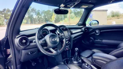 MINI 3 Portas 2017 - 14990 EUR, 95000 km - AUTO.MOTO.pt - 95000km - foto 9 de 32