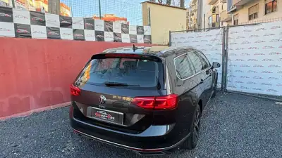 Volkswagen Passat Variant 2021 - 20400 EUR, 128500 km - AUTO.MOTO.pt - 128500km - foto 5 de 12