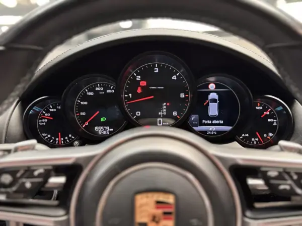 Porsche Cayenne 2017 - 42990 EUR, 155600 km - AUTO.MOTO.pt - 155600km - foto 14 de 31
