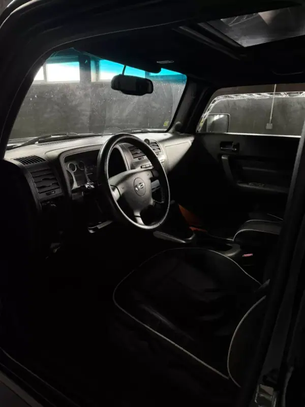 Hummer H3 2005 - 35750 EUR, 85000 km - AUTO.MOTO.pt - 85000km - foto 2 de 14